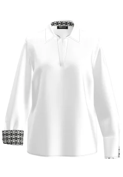 Bluse mit charmanter Ausschnittblende